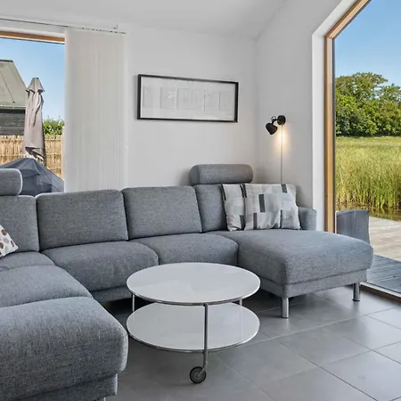 בית נופש Lakefront Luxury Retreat With Cozy Loft