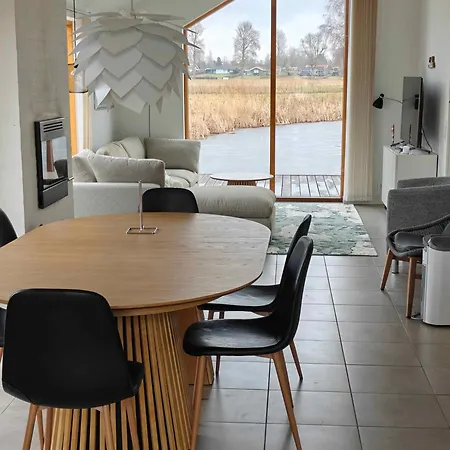 Lakefront Luxury Retreat With Cozy Loft Stubbekøbing