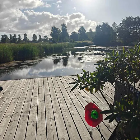 Nyaraló Lakefront Luxury Retreat With Cozy Loft Stubbekøbing