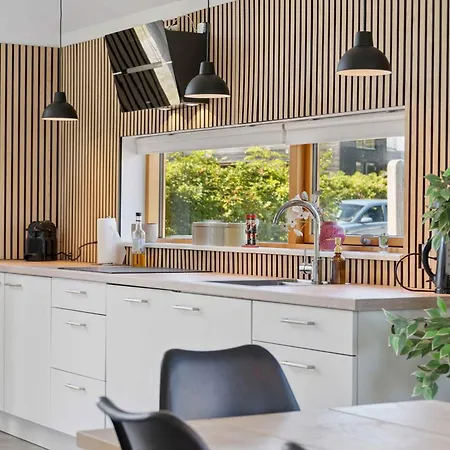 Lakefront Luxury Retreat With Cozy Loft * Stubbekøbing