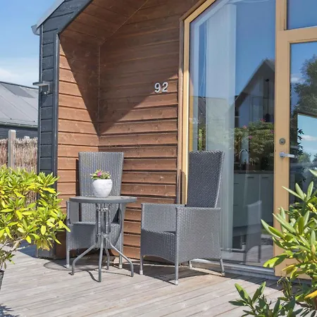 Lakefront Luxury Retreat With Cozy Loft Stubbekøbing