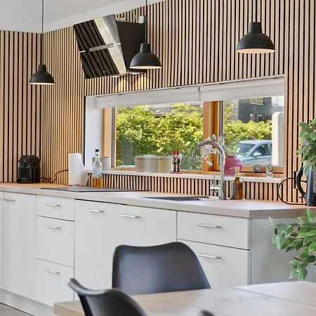 Σπίτι διακοπών Lakefront Luxury Retreat With Cozy Loft Stubbekøbing