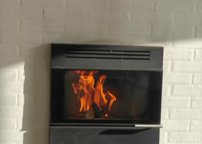 Lakefront Luxury Retreat With Cozy Loft Σπίτι διακοπών *